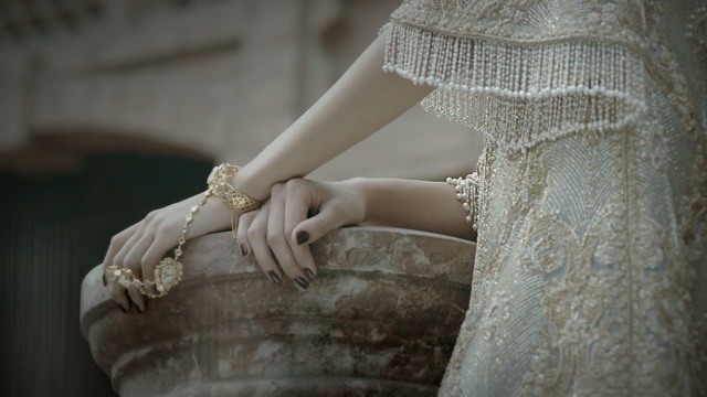 Video Reference N1: girl, hand, dress, jewellery, photo shoot, flower, bride, gown
