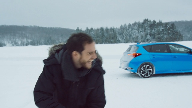 Video Reference N5: car, snow, blue, motor vehicle, winter, vehicle, automotive design, family car, freezing, ice