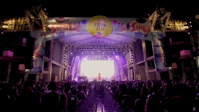 Video Reference N4: Stage, Purple, Lighting, Performance, Light, Violet, Music venue, Event, Rock concert, Performing arts