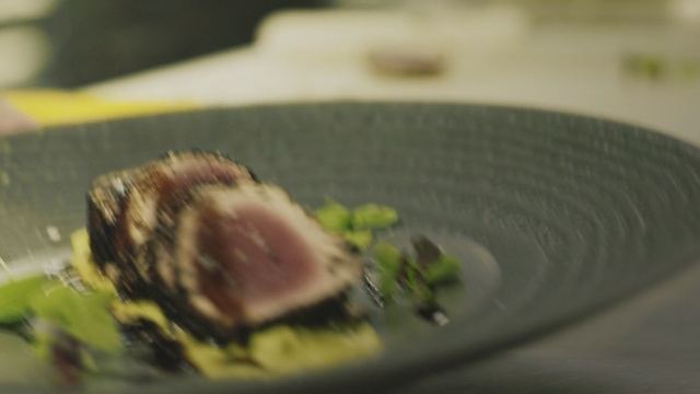 Video Reference N0: Food, Dish, Cuisine, Tataki, À la carte food, Ingredient, Recipe, Produce, Kobe beef