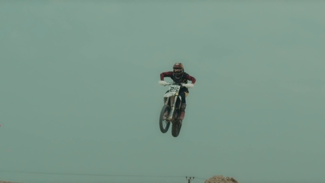 Video Reference N8: Motocross, Freestyle motocross, Vehicle, Racing, Extreme sport, Stunt performer, Sports, Motorcycle racing, Bicycle, Stunt