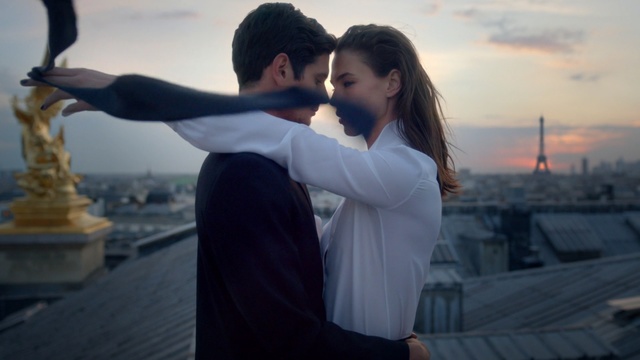 Video Reference N6: photograph, romance, sky, girl, interaction, sunlight, hug, flash photography, evening, love, Person
