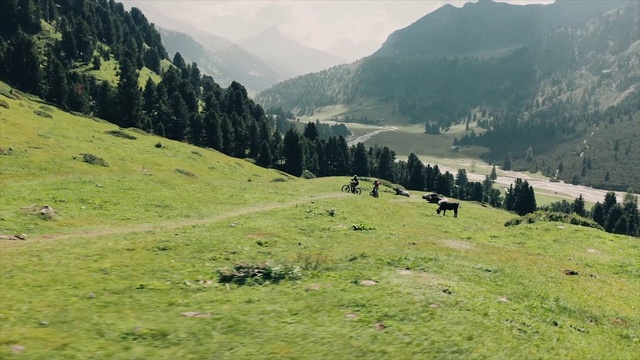 Video Reference N1: Mountainous landforms, Highland, Mountain, Pasture, Grassland, Hill station, Nature, Natural landscape, Mountain range, Valley