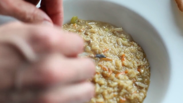 Video Reference N5: Dish, Food, Cuisine, Ingredient, Oatmeal, Produce, Recipe, Person