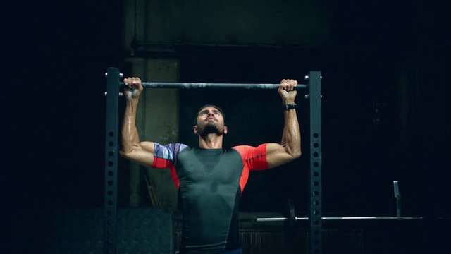 Video Reference N1: Shoulder, Physical fitness, Arm, Muscle, Chin, Joint, Crossfit, Chest, Barbell, Human body, Person