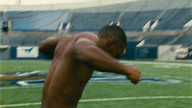 Video Reference N0: Sports, Barechested, Track and field athletics, Athlete, Player, Male, Athletics, Muscle, Recreation, Sport venue