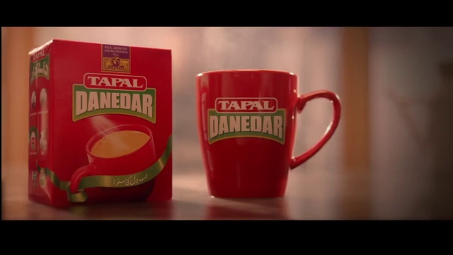Video Reference N4: Cup, Cup, Mug, Drinkware, Tableware, Serveware, Drink, Pint glass, Coffee cup