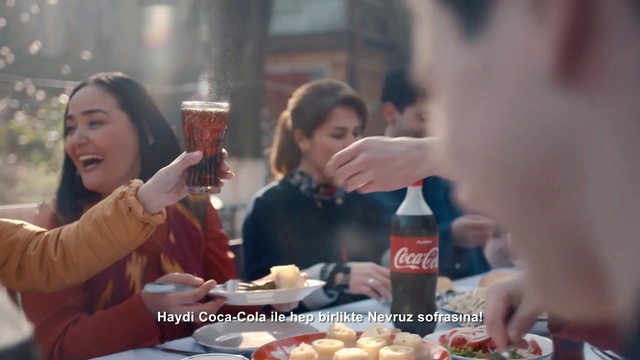 Video Reference N1: Eating, Food, Coca-cola, Cola, Dish, Meal, Drink, Fast food, Carbonated soft drinks, Cuisine