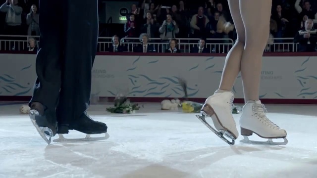 Video Reference N0: Figure skate, Ice skating, Footwear, Ice skate, Leg, Figure skating, Skating, Ice rink, High heels, Shoe