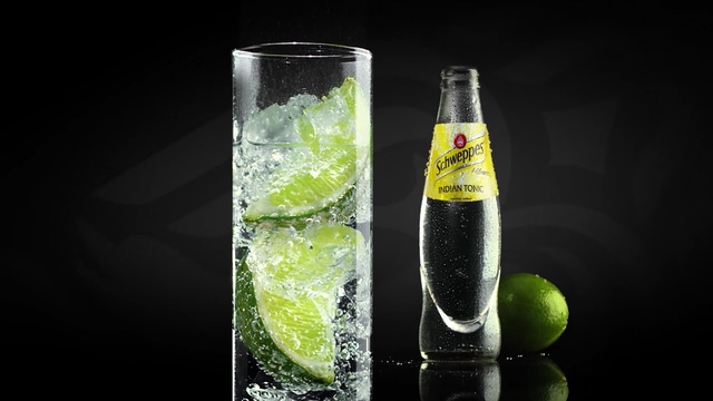Video Reference N1: drink, mojito, the rickey, vodka and tonic, bottle, alcoholic beverage, glass bottle, rebujito, gin and tonic, non alcoholic beverage