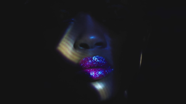 Video Reference N3: Blue, Light, Purple, Darkness, Violet, Water, Lip, Electric blue, Night, Photography