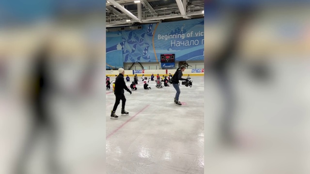 Video Reference N0: Ice skating, Ice rink, Skating, Ice skate, Recreation, Ice, Winter, Sports equipment, Winter sport, Building