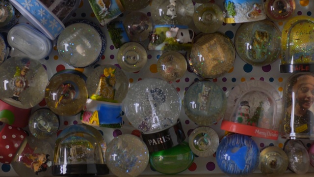Video Reference N1: Glass, Plastic, Collection, Plastic bottle, Souvenir