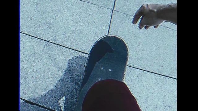 Video Reference N0: Shadow, Leg, Footwear, Foot, Shoe, Line, Skateboard, Road surface, Human leg