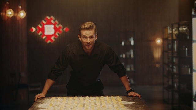 Video Reference N2: Room, Cuisine, Games, Person