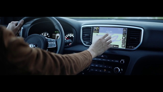 Video Reference N2: Car, Vehicle, Vehicle audio, Automotive design, Steering wheel, Technology, Center console, Trip computer, Driving, Executive car