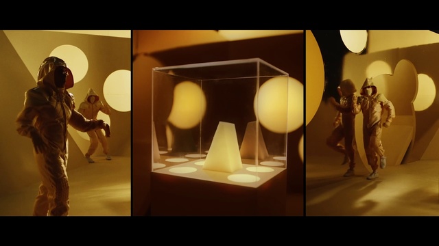 Video Reference N1: Art, Sculpture, Visual arts, Photography, Room, Museum, Animation, Tourist attraction, Modern art, Interior design