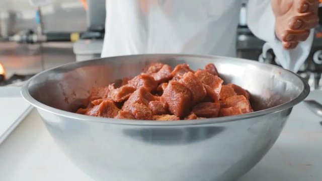 Video Reference N1: Dish, Food, Cuisine, Ingredient, Produce, Recipe, Side dish, Meat