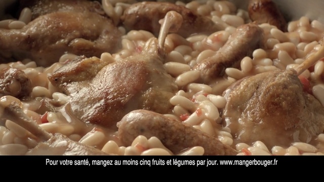 Video Reference N0: Dish, Cuisine, Food, Ingredient, Cassoulet, Navy beans, Keşkek, Produce, Risotto, Recipe, Person
