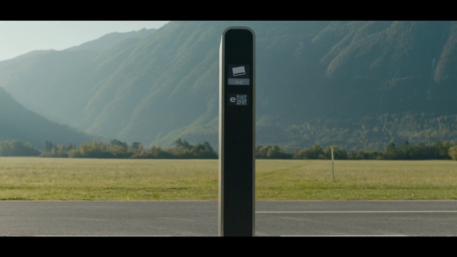 Video Reference N2: Plant, Mobile phone, Communication Device, Tree, Automotive mirror, Portable communications device, Gesture, Natural landscape, Mode of transport, Sky