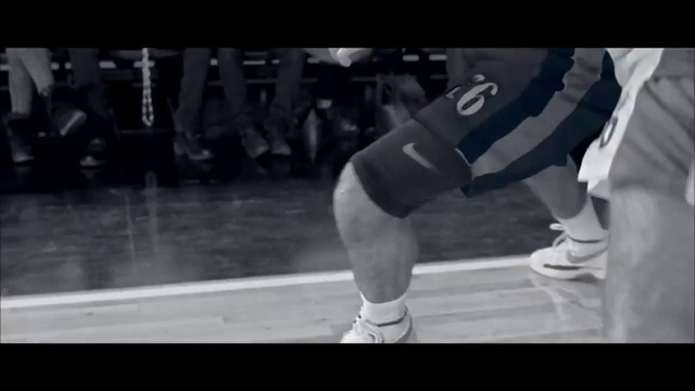 Video Reference N3: Shorts, Sports uniform, Knee, Sportswear, Black-and-white, Thigh, Elbow, Flash photography, Player, Jersey
