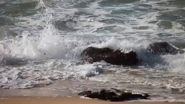 Video Reference N1: Water, Liquid, Fluid, Coastal and oceanic landforms, Beach, Wind wave, Wind, Shore, Horizon, Coast