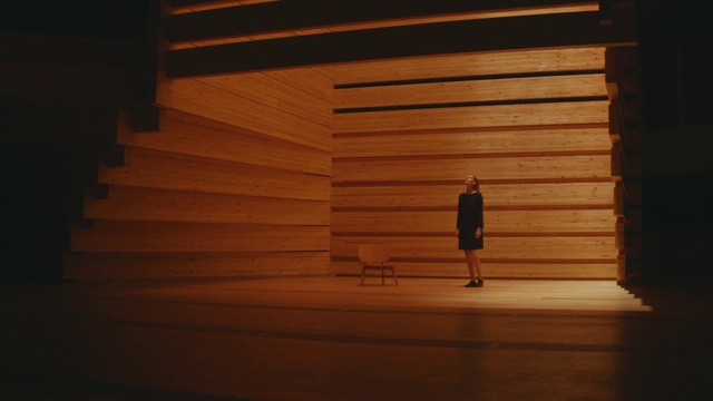 Video Reference N7: Wood, Flooring, Floor, Cloud, Hardwood, Tints and shades, Stairs, Wood stain, Rectangle, Shade