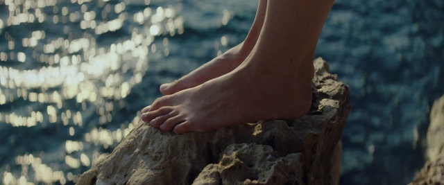 Video Reference N2: Leg, People in nature, Human body, Wood, Gesture, Thigh, Finger, Dress, Barefoot, Nail