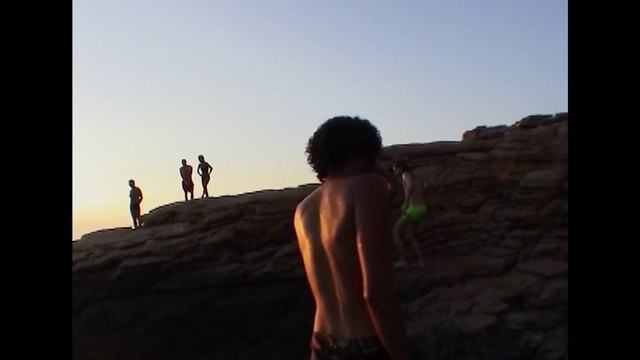 Video Reference N0: Sky, Shorts, People in nature, Flash photography, Standing, Travel, Landscape, Barechested, Horizon, Recreation