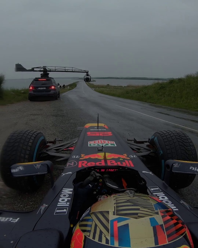 Video Reference N2: Tire, Car, Wheel, Vehicle, Sky, Automotive tire, Automotive design, Motor vehicle, Race track, Asphalt