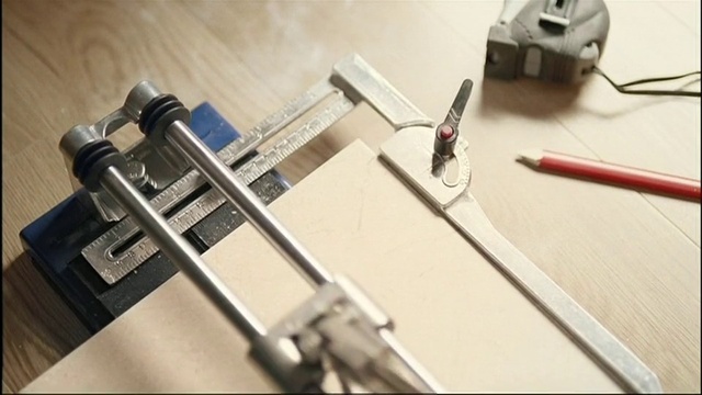 Video Reference N2: Pliers, Hand tool, Wood, Gas, Tool, Nipper, Slip joint pliers, Engineering, Machine, Machine tool