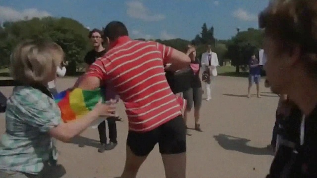 Video Reference N7: Shorts, Sky, Cloud, Tree, Gesture, Leisure, Recreation, Happy, T-shirt, Fun