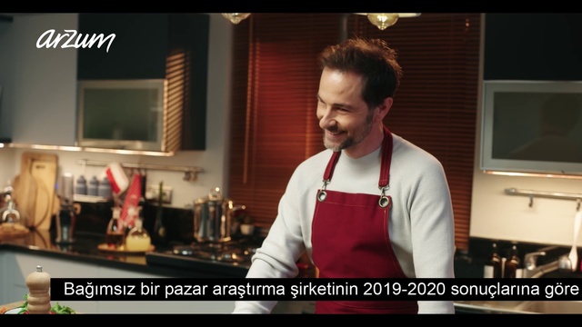 Video Reference N1: Smile, Countertop, Chef, Kitchen, Home appliance, Apron, Cooking, Kitchen appliance, Cuisine, Gas
