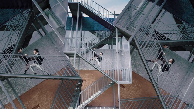 Video Reference N4: Stairs, Urban design, Composite material, Facade, Glass, City, Handrail, Metal, Engineering, Steel