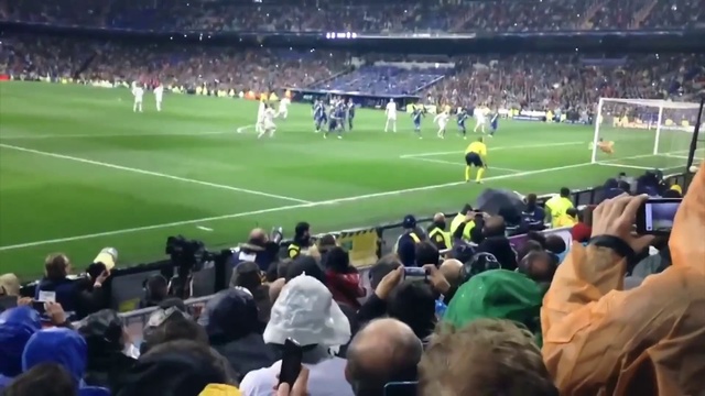 Video Reference N11: Soccer, World, Sports equipment, Player, Ball game, Fan, Crowd, Sports, Hat, Team sport