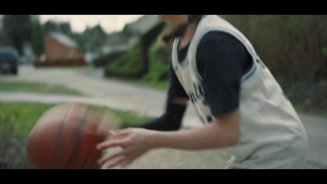 Video Reference N7: Sleeve, Sports equipment, Flash photography, Musical instrument, Basketball, Ball, Happy, Grass, Elbow, Thumb