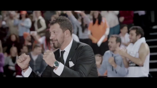 Video Reference N10: Face, Watch, Arm, Muscle, Tie, Flash photography, Coat, Gesture, Collar, Suit