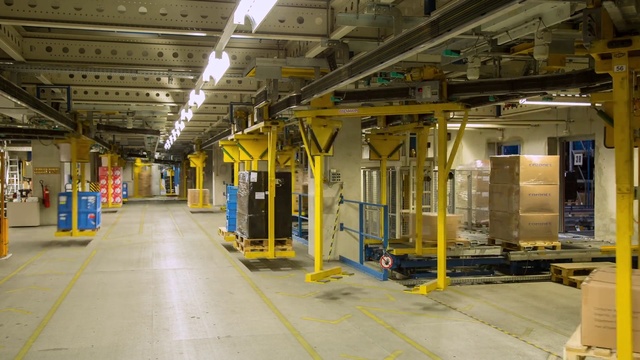 Video Reference N0: Fixture, Engineering, Gas, Composite material, Machine, Industry, Metal, Steel, Aluminium, Electricity