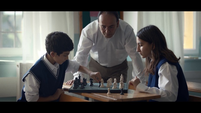 Video Reference N4: Table, Eyelash, Chessboard, Chess, Sharing, Indoor games and sports, Player, Recreation, Board game, Eyewear