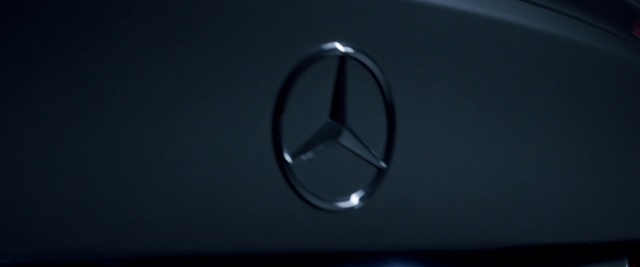 Video Reference N1: Grille, Hood, Vehicle, Automotive lighting, Alloy wheel, Car, Motor vehicle, Automotive exterior, Personal luxury car, Automotive fog light