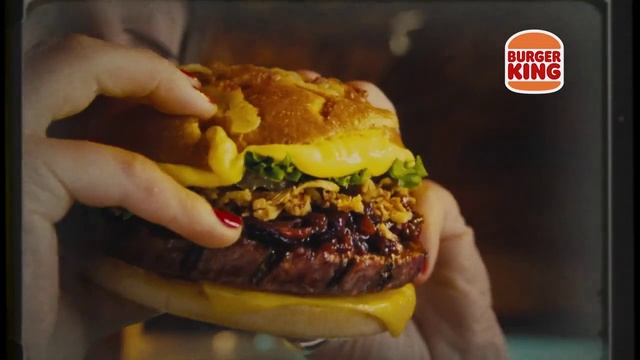 Video Reference N3: Food, Bun, Sandwich, Ingredient, Recipe, Staple food, Buffalo burger, Fast food, Hamburger, Baked goods