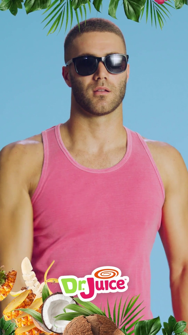 Video Reference N6: Glasses, Chin, Active tank, Vision care, Muscle, Beard, Sunglasses, Goggles, Undershirt, Neck