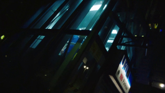 Video Reference N1: Building, Automotive lighting, Tints and shades, Electric blue, City, Facade, Darkness, Glass, Midnight, Tree