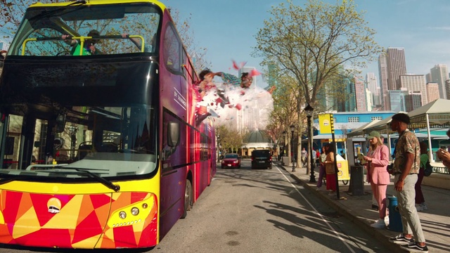 Video Reference N3: Bus, Sky, Vehicle, Infrastructure, Tree, Motor vehicle, Tour bus service, Building, Tire, Mode of transport