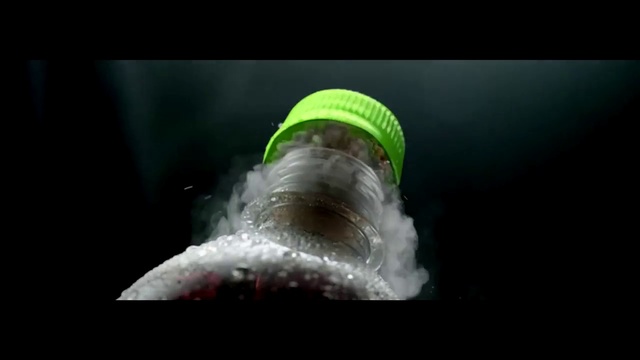 Video Reference N1: Head, Water, Liquid, Jaw, Flash photography, Terrestrial plant, Moisture, Cap, Dew, Transparent material