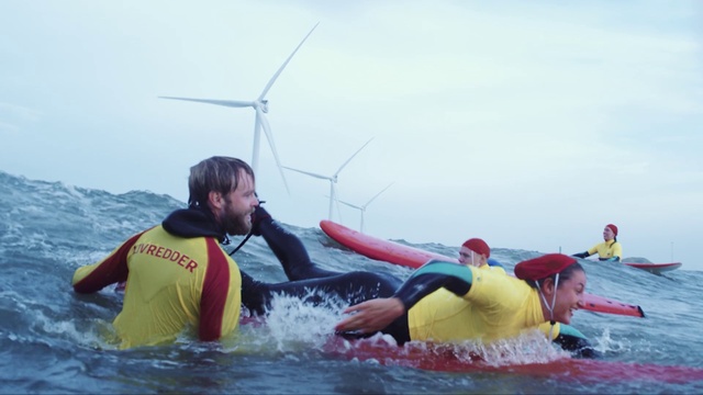 Video Reference N1: Water, Windmill, Sky, Boats and boating--Equipment and supplies, Wind farm, Wind turbine, Vehicle, Lake, Oar, Personal protective equipment