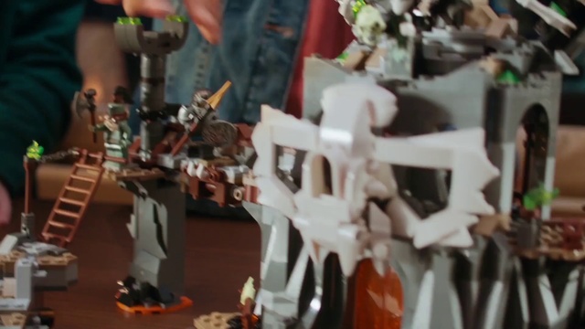 Video Reference N16: Toy, Motor vehicle, Event, Machine, Human settlement, Crowd, Musician, Fictional character, Metal, Lego