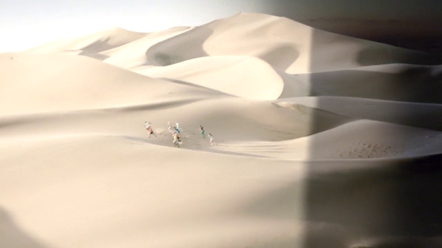 Video Reference N0: Cloud, Sky, Gesture, Slope, Erg, Terrain, Singing sand, Tints and shades, Landscape, Dune