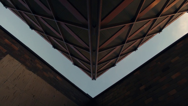 Video Reference N3: Brown, Rectangle, Triangle, Wood, Building, Beam, Wood stain, Hardwood, Tints and shades, Facade