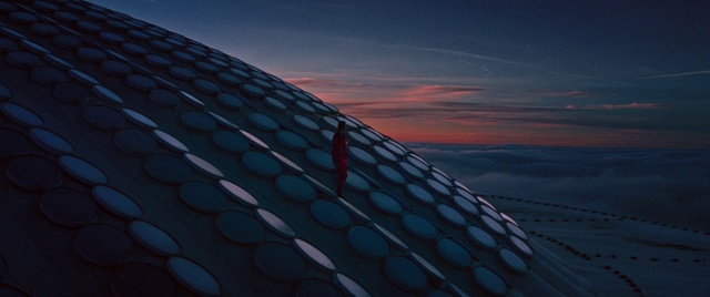 Video Reference N0: Cloud, Sky, Tints and shades, Dusk, Roof, Electric blue, Landscape, Pattern, Symmetry, City